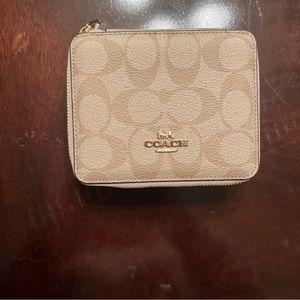 NWOT Coach Small Travel Jewelry Case